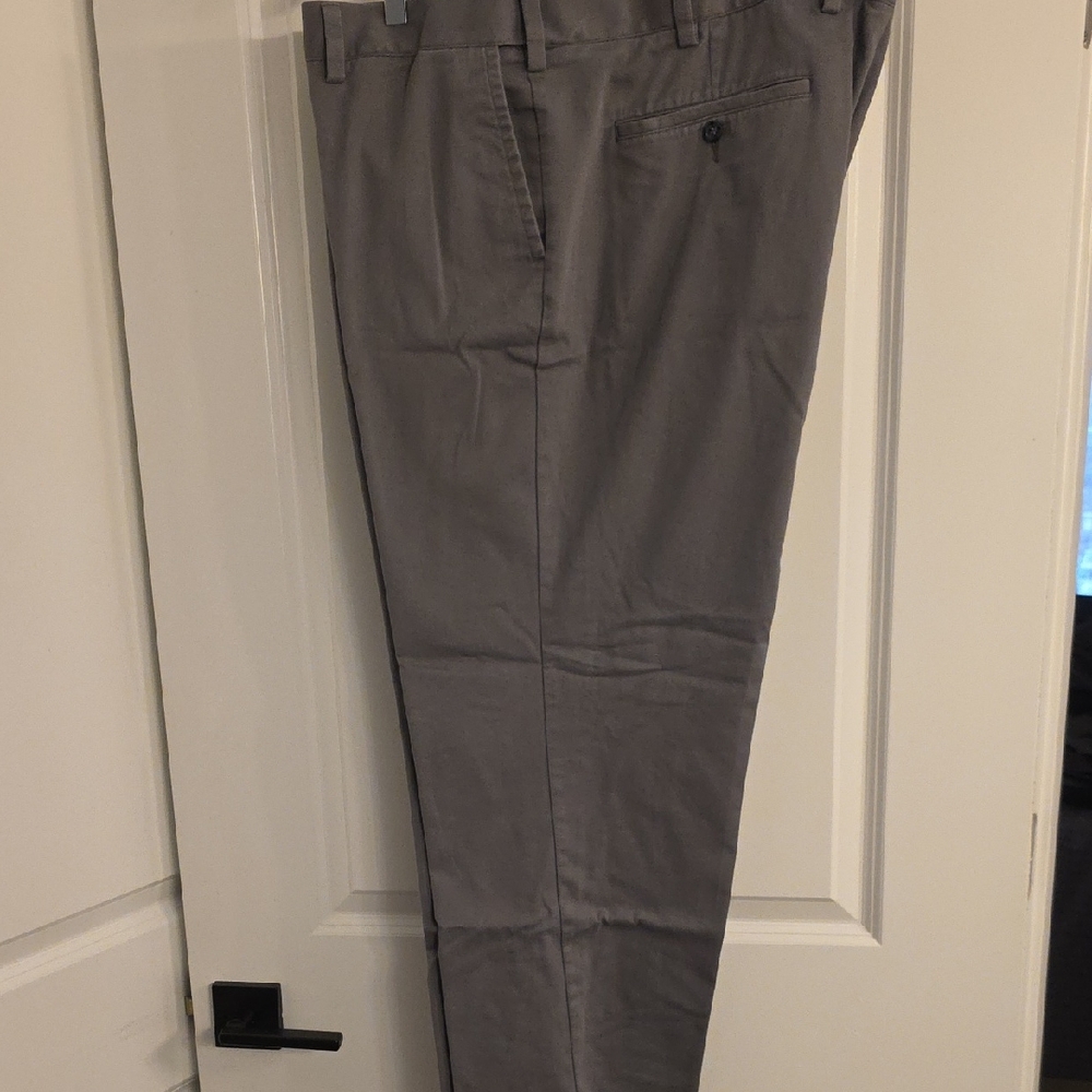 Dockers Gray Straight-Leg Chinos